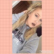 Phoebe Tucker's photo