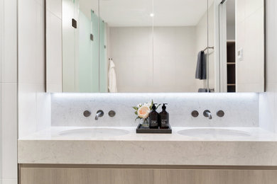 This is an example of a bathroom in Canberra - Queanbeyan.