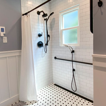 Universal Bathroom with Elegant Features