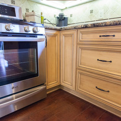 Dynasty Anson Cocoa Coffee - Kitchen Cabinetry