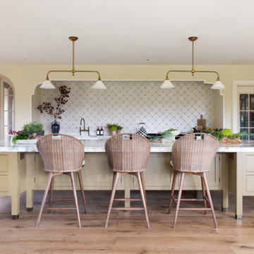 Gustard Wood Painted Shaker Kitchen
