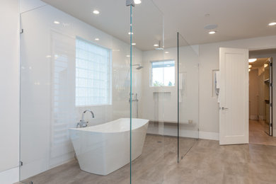 Inspiration for a contemporary bathroom remodel in San Francisco