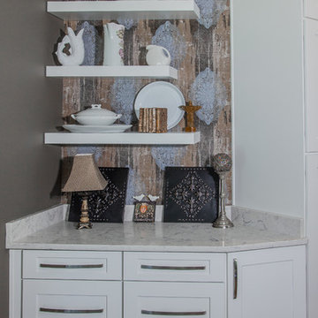Wrap Around Kitchen and Bar