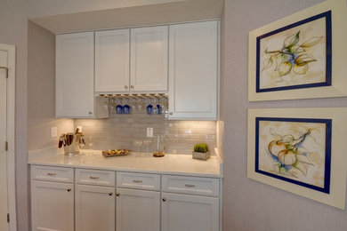 Transitional home bar photo in Huntington
