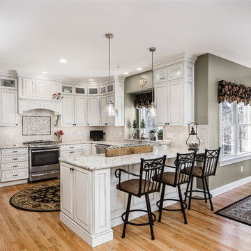 Bishop White with Chocolate Glaze kitchen