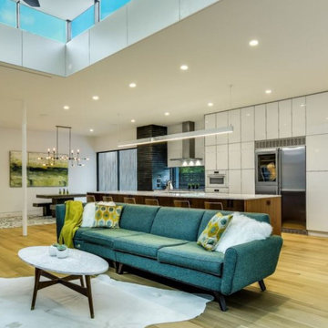 Two-Toned High Gloss Kitchen with Wood