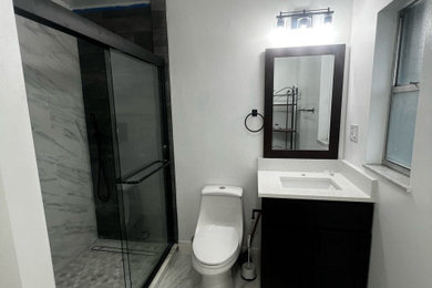 Bathroom - bathroom idea in Orlando