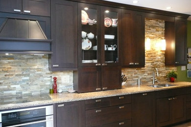 Trendy kitchen photo in Ottawa