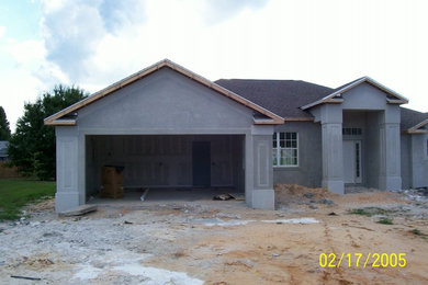 Inspiration for a transitional home design remodel in Tampa