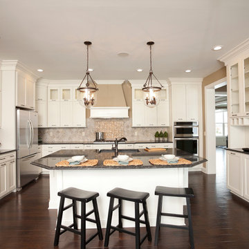 Transitional Boxwood Kitchen