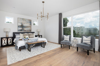 Example of a classic bedroom design in Charlotte