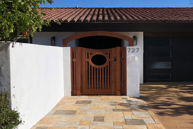 Inspiration for a craftsman exterior home remodel in Los Angeles