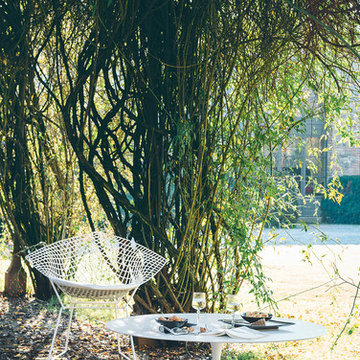 Bertoia Diamond Chair & Saarinen Coffee Table from Knoll