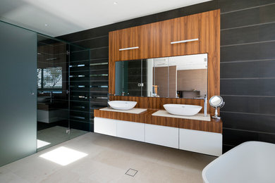 Design ideas for a modern bathroom in Other.