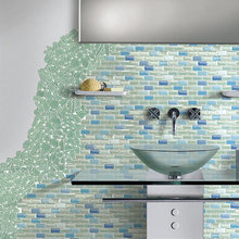 upstairs hall bathroom