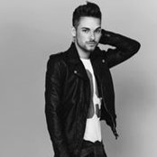 Nikola Houle's photo