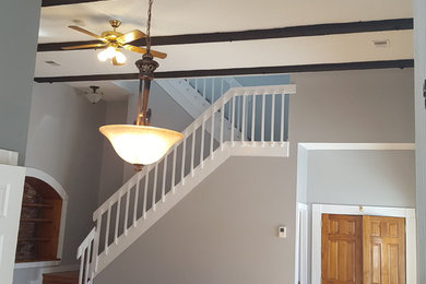 Mid-sized elegant home design photo in Bridgeport