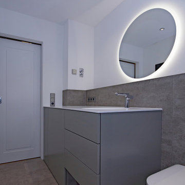 Aus einem Badezimmer wird ein Duschbad im Münchner Osten