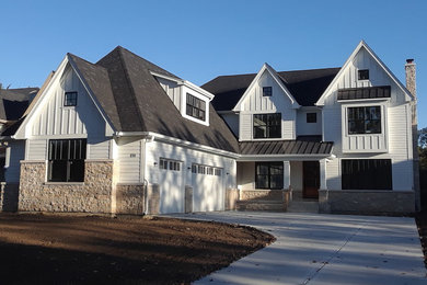 Example of an exterior home design in Chicago