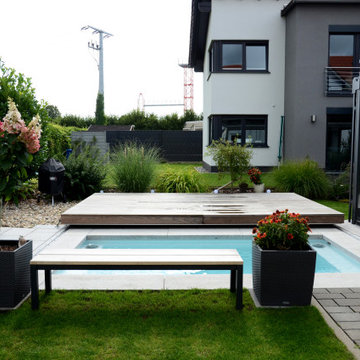Hausgarten mit Pool