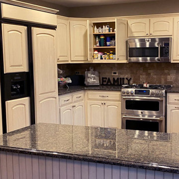 Transitional Kitchen Design – Darien, IL