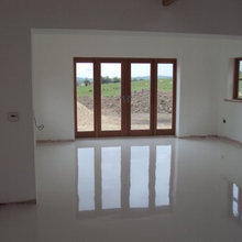 SEAMLESS POURED RESIN FLOORING POURED RUBBER FLOORS