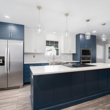 Transitional Kitchen Remodel Done in Two-Tone Color Cabinets