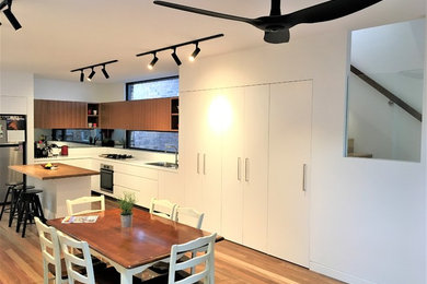 Trendy kitchen photo in Sydney