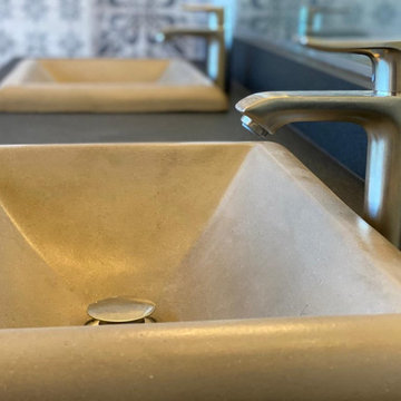 Curb less shower