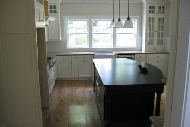 Example of a kitchen design in Boston