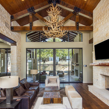 Hill Country Farmhouse - family room