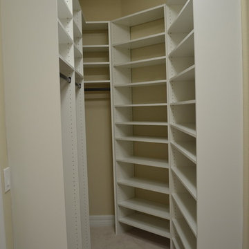 Walk In Closet: White