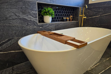 Inspiration for a transitional bathroom remodel in Chicago