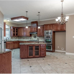 800 Bethpage Ct - Products