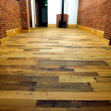 RECLAIMED OAK