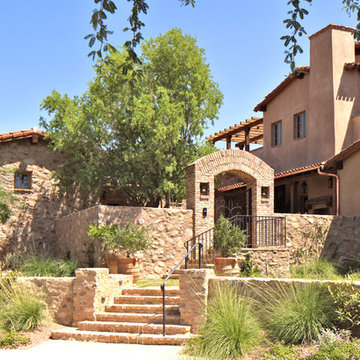Silverleaf Residence - Overall View from Street