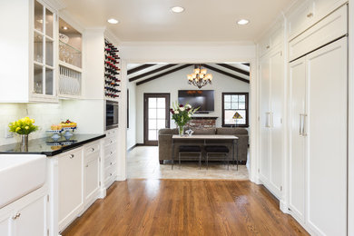 Elegant kitchen photo in Los Angeles
