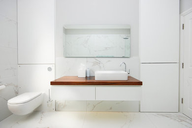 Inspiration for a large contemporary master bathroom in London.