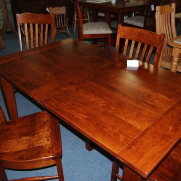 Amish Furniture Tables & Chairs