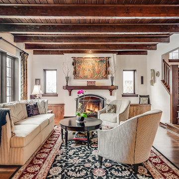 Traditional Living Room