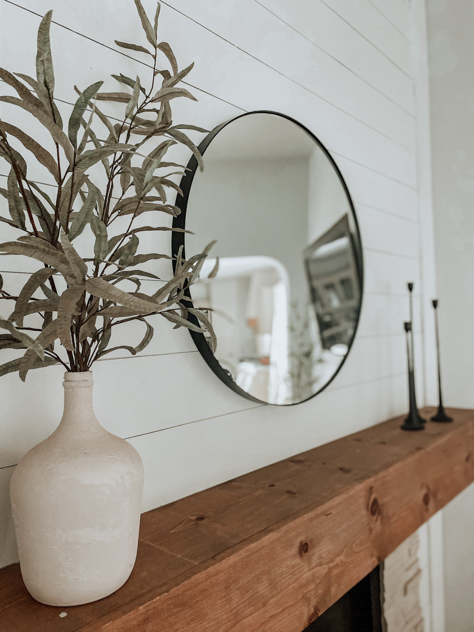 Cheyenne Framed Round Mirror, Black
