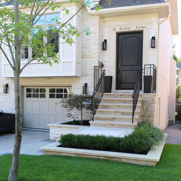 Leaside Front Yard - Timeless Classic