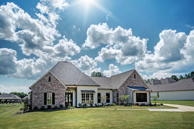 Home design - traditional home design idea in Jackson