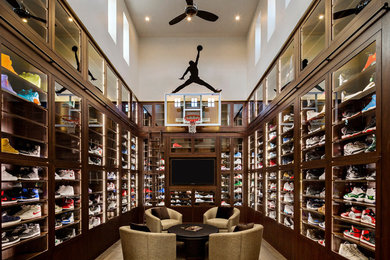 Example of a trendy closet design