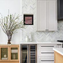 Jolanda kitchen for 303 10A ST NW