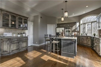 Inspiration for a contemporary kitchen remodel in Kansas City