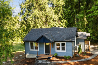 Inspiration for a modern exterior home remodel in Portland