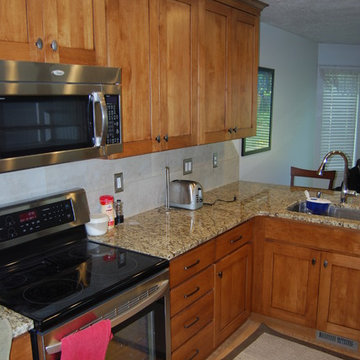 Simple Traditional Kitchen
