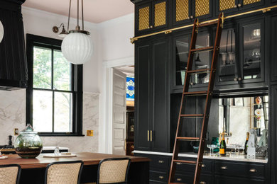 Example of a classic home design design in Atlanta