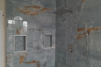 ミネアポリスにあるコンテンポラリースタイルのおしゃれな浴室の写真